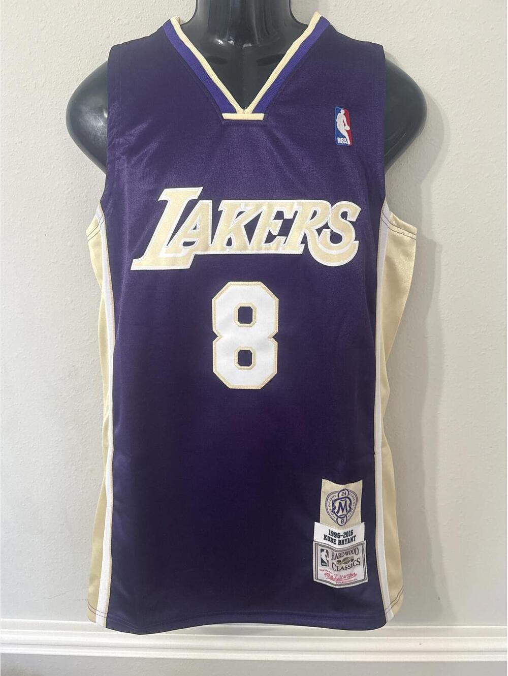 Los Angeles Lakers Kobe Bryant Jersey Size Men’s Large